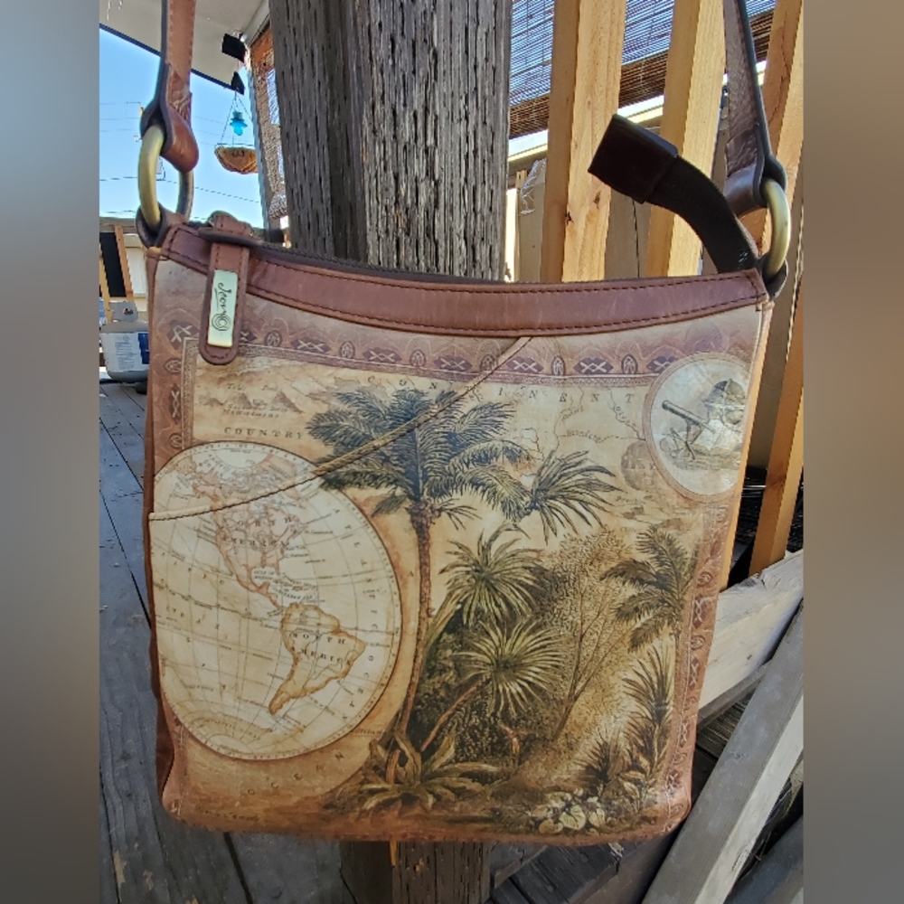 Vintage Genuine Leather Jeon Los Angeles Crossbody Gem